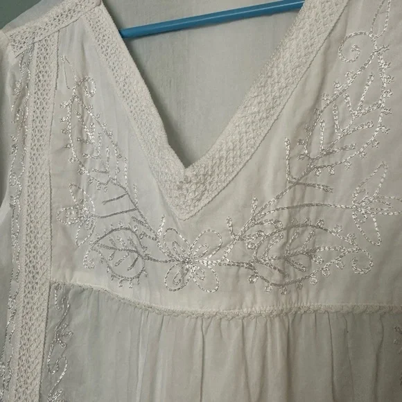 IC COLLECTION White V-Neck Embroidered Blouse - Picture 3 of 3